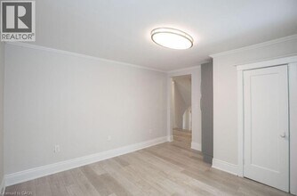 22 Prospect St S in Hamilton, ON - Building Photo - Building Photo