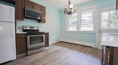 240 Flax Hill Rd in Norwalk, CT - Building Photo - Building Photo