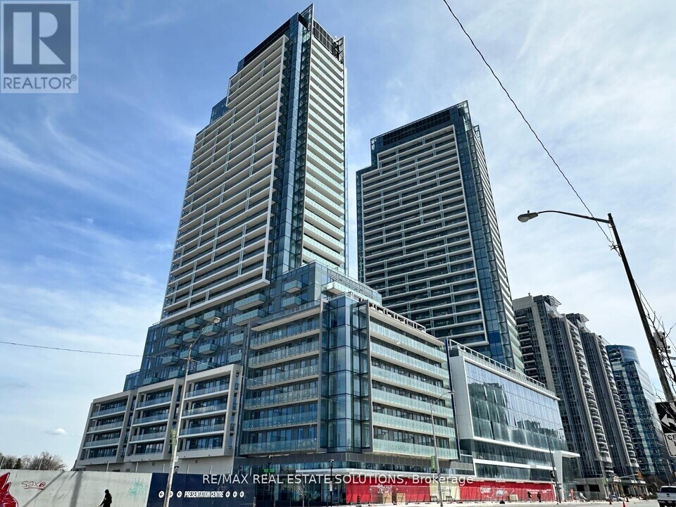 7-N1307 Golden Lion Heights in Toronto, ON - Building Photo