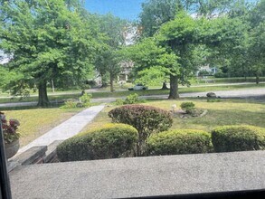 2501 Euclid Heights Blvd in Cleveland Heights, OH - Building Photo - Building Photo