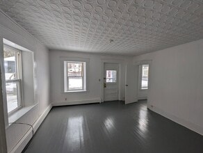 13-15-15 Walnut St, Unit 2 in Claremont, NH - Building Photo - Building Photo