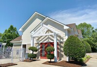 5201 Nuthall Dr in Virginia Beach, VA - Foto de edificio - Building Photo