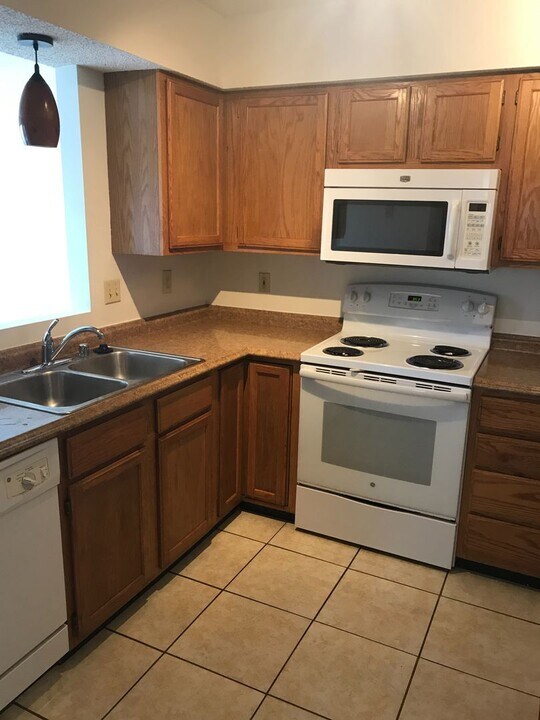 3420 W 24th St-Unit -3422 W. 24th St in Lawrence, KS - Building Photo