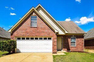 9890 Vista Ridge Dr in Olive Branch, MS - Building Photo