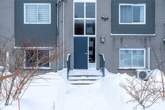 572 De Saint-Romuald St in Lévis, QC - Building Photo - Building Photo