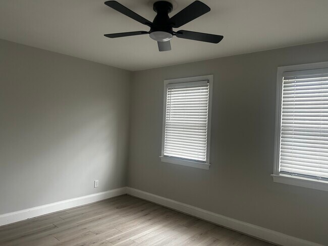 1834 M St NE, Unit 3 in Washington, DC - Foto de edificio - Building Photo