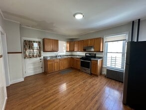 54 Division St in New Brunswick, NJ - Building Photo - Building Photo