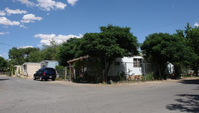 815 Floyd Way in El Paso, TX - Building Photo - Building Photo