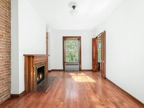 145 W 80th St in New York, NY - Building Photo - Building Photo