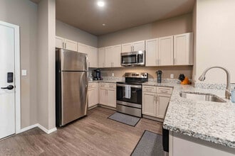 Veranda Vistas in Springfield, MO - Foto de edificio - Building Photo