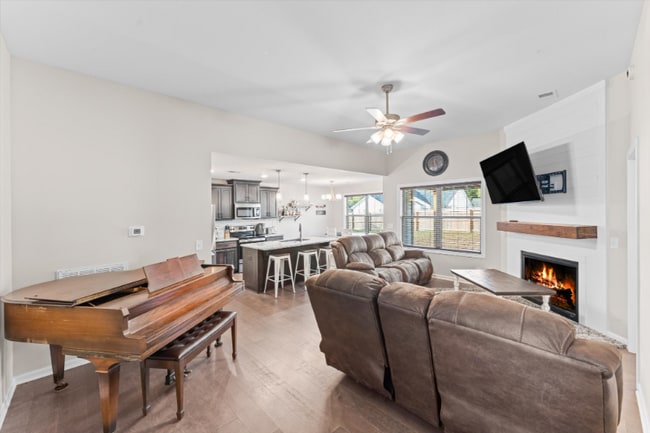 1498 Fredrick Dr in Clarksville, TN - Building Photo - Building Photo