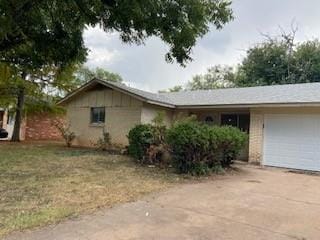 property at 318 N La Salle Dr