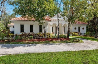 4583 Baycedar Ln in Sarasota, FL - Building Photo