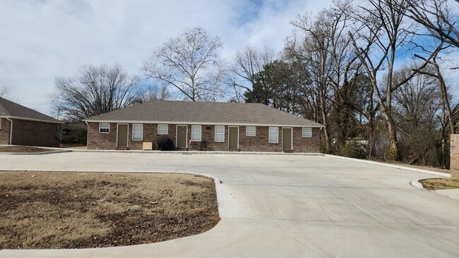 property at 1026 S Ithaca Ave
