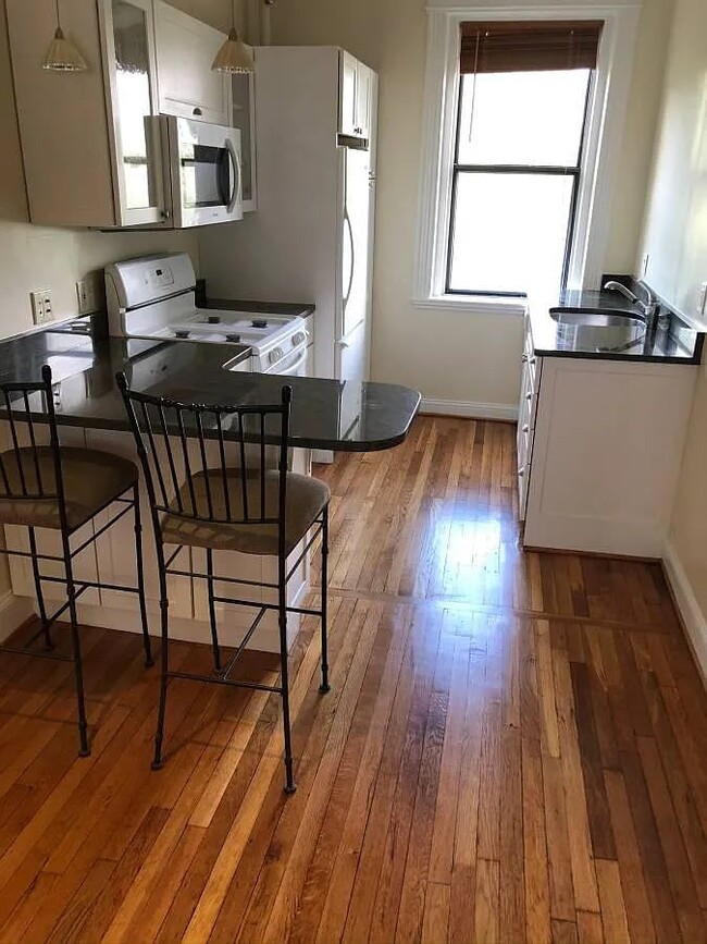 50 Charlesgate E, Unit 192