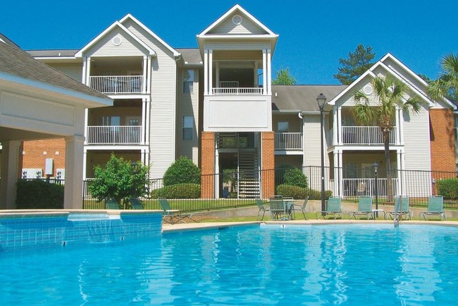 Staten Crossing Apartments in Valdosta, GA - Foto de edificio - Building Photo