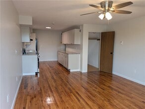 420 Woodward Rd in North Providence, RI - Building Photo - Building Photo