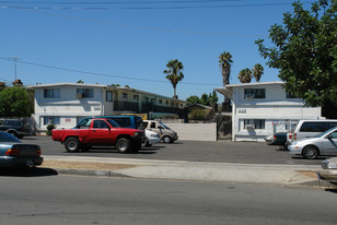 532 N 1st St in El Cajon, CA - Foto de edificio - Building Photo