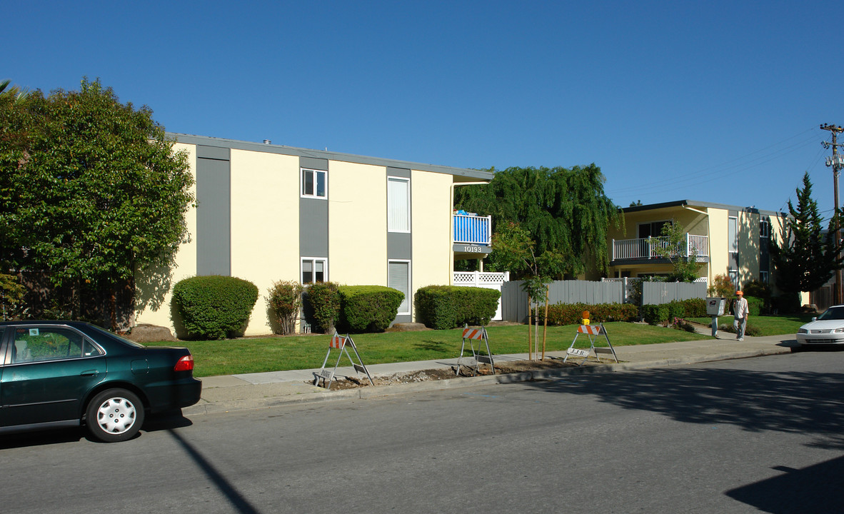 10193-10195 Beardon Dr in Cupertino, CA - Foto de edificio