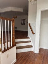 13205 Windy Oak Way in Herndon, VA - Building Photo