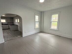 307 Andrew St in Sharon, PA - Building Photo - Building Photo