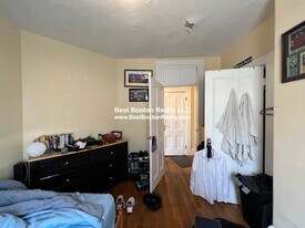 59 Cedar St, Unit 3L in Somerville, MA - Building Photo