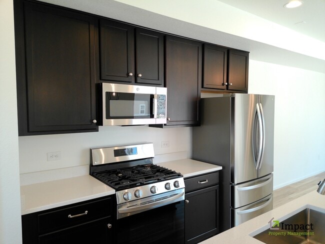 1656 S Tower Rd in Aurora, CO - Building Photo - Building Photo