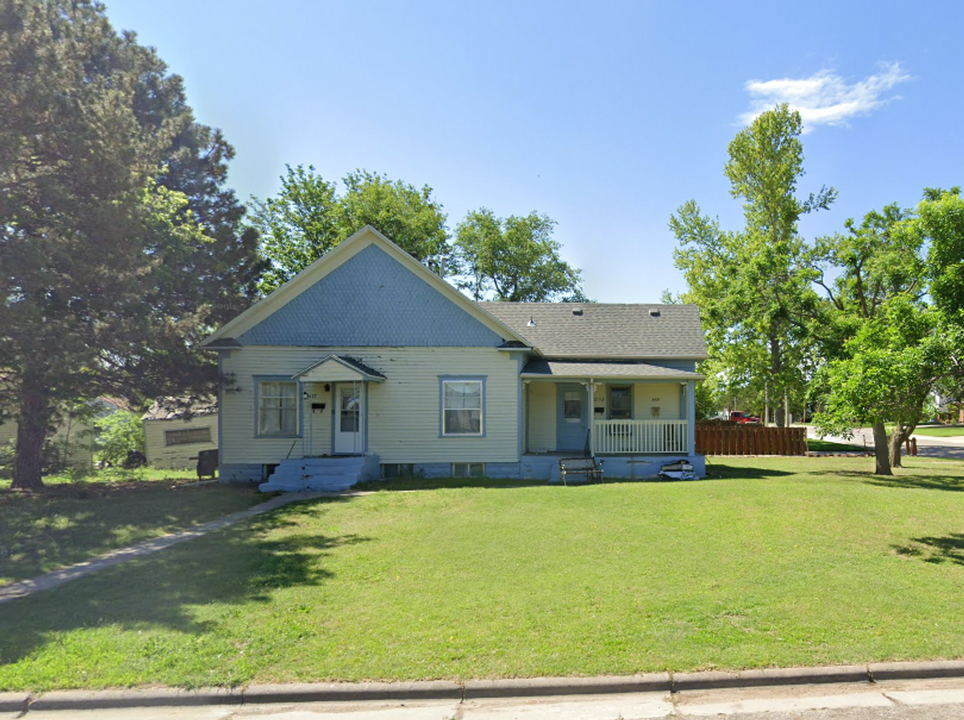 3417 18th St in Great Bend, KS - Foto de edificio