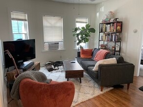 7 Richardson Terrace in Somerville, MA - Building Photo - Building Photo