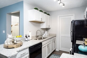 Grandview Summit Apartments in Crestview Hills, KY - Foto de edificio - Building Photo