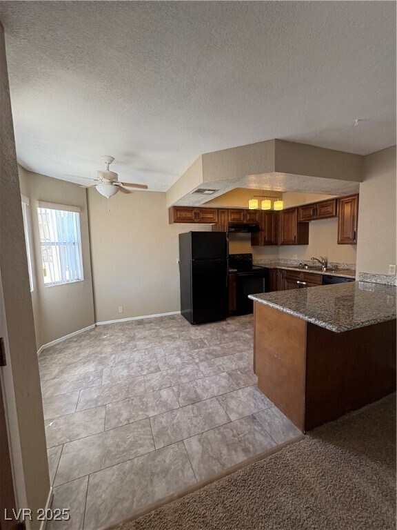 937 Falconhead Ln in Las Vegas, NV - Foto de edificio - Building Photo