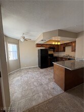 937 Falconhead Ln in Las Vegas, NV - Building Photo - Building Photo