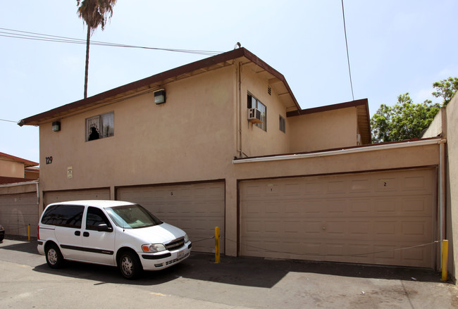 129 E Wakefield Ave in Anaheim, CA - Building Photo - Building Photo