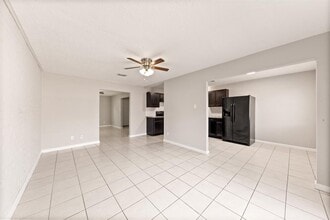 7285 Cook Rd in Houston, TX - Building Photo - Building Photo