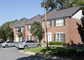 Wildwood Condominiums in Columbus, GA - Building Photo