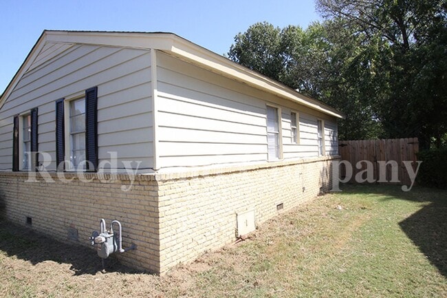 5610 Millbranch Rd in Memphis, TN - Building Photo - Building Photo