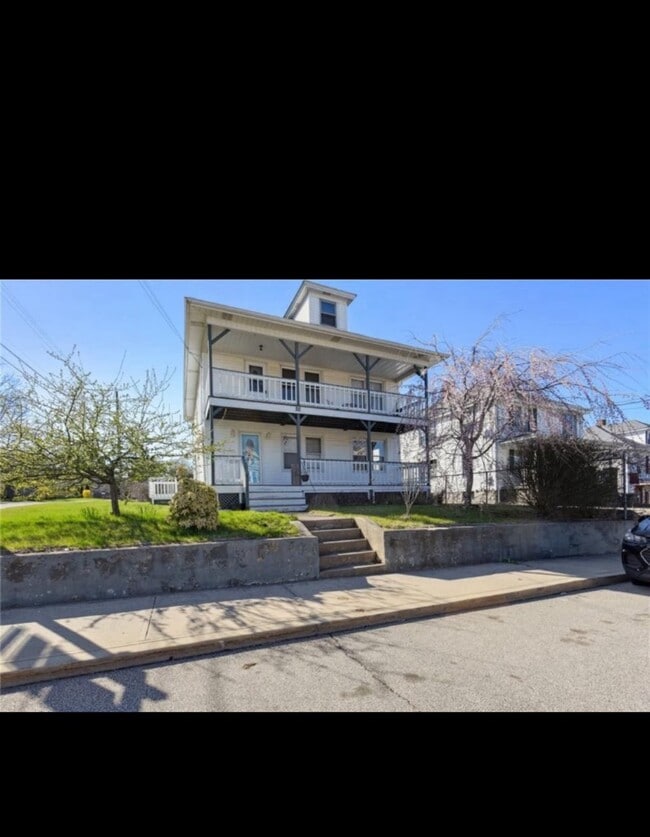 50 Stillman Ave, Unit 1 Stillman Ave