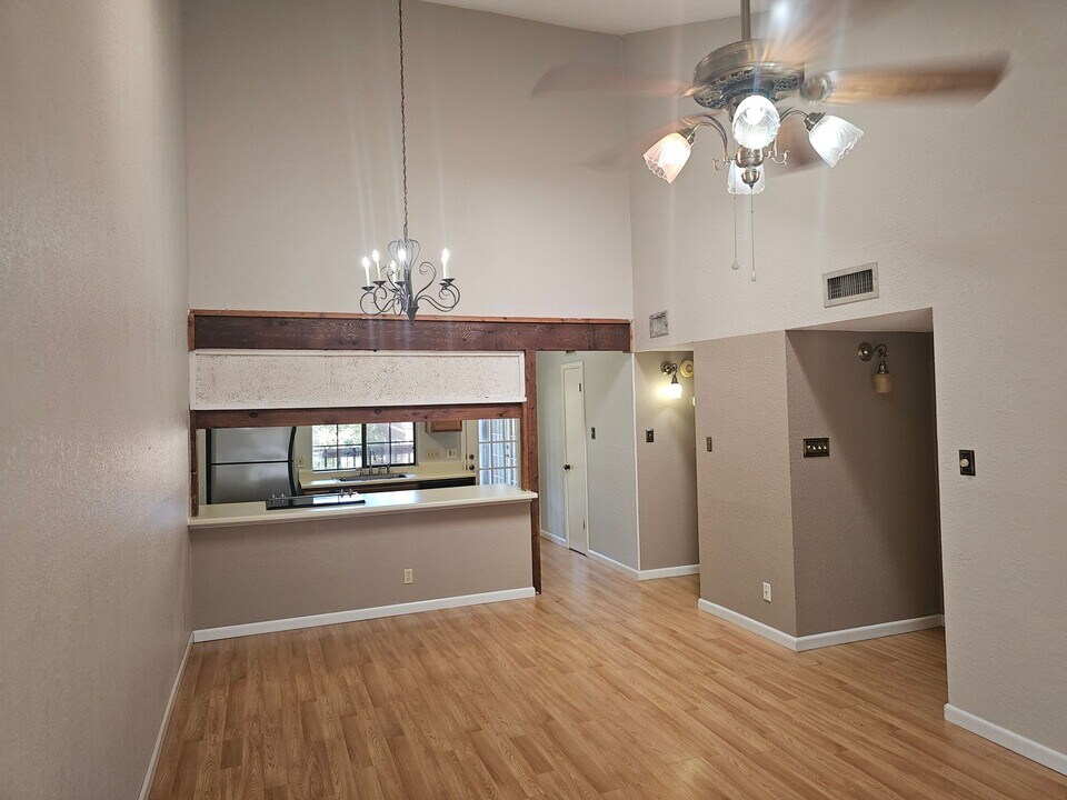 8611 Datapoint Dr in San Antonio, TX - Building Photo