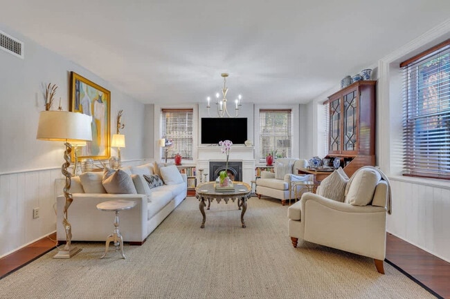 property at 9 W Gordon St