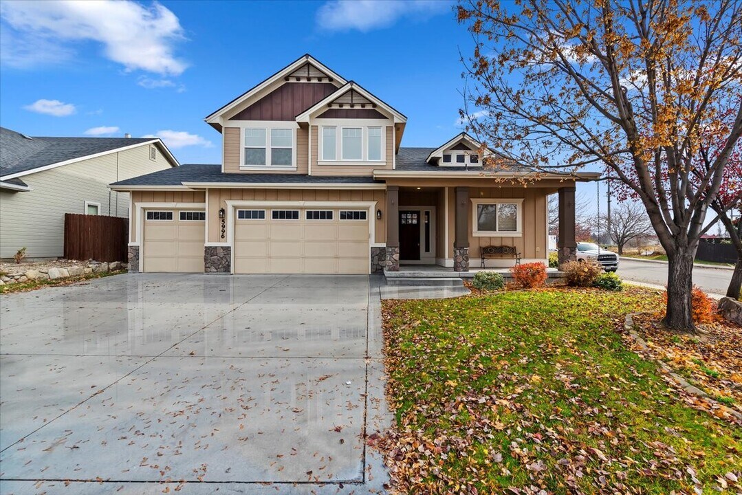 5996 S Egmont Ave in Boise, ID - Building Photo