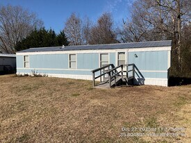 108 Eakins Dr in Walland, TN - Building Photo
