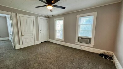1045 Alpine Ave NW in Grand Rapids, MI - Building Photo - Building Photo
