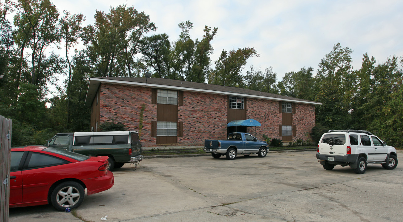 815 Fremaux Ave in Slidell, LA - Foto de edificio