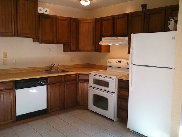 property at 2129 Ascot Dr