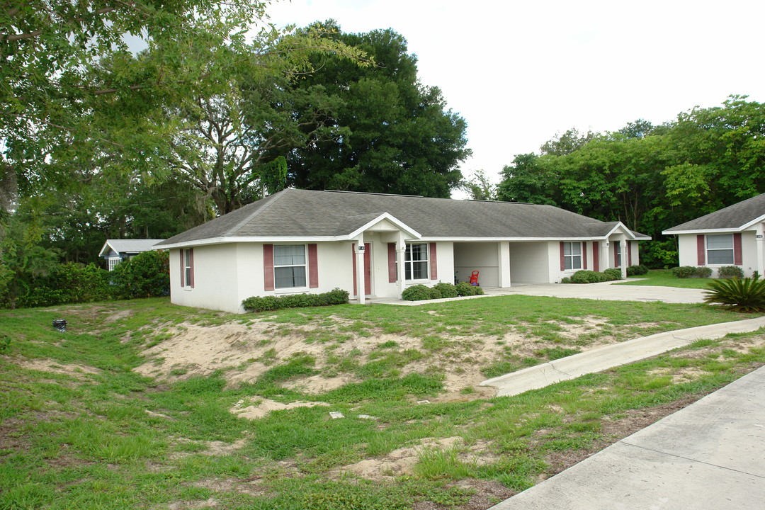 1143-1145 W Minneola Ave in Clermont, FL - Foto de edificio