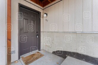 107 W 3rd St in Cheney, WA - Building Photo - Building Photo