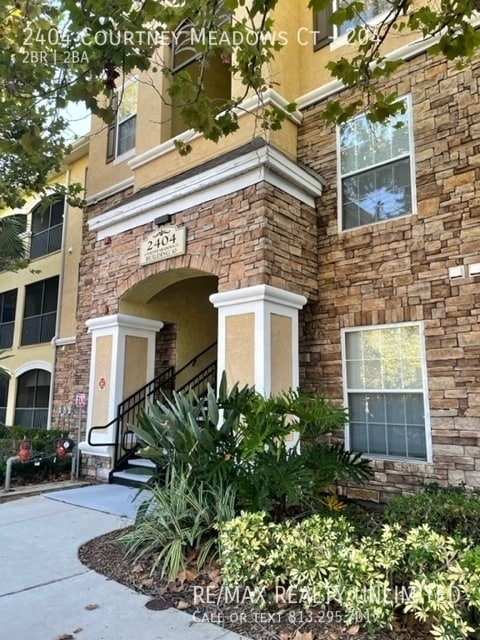 property at 2404 Courtney Meadows Ct