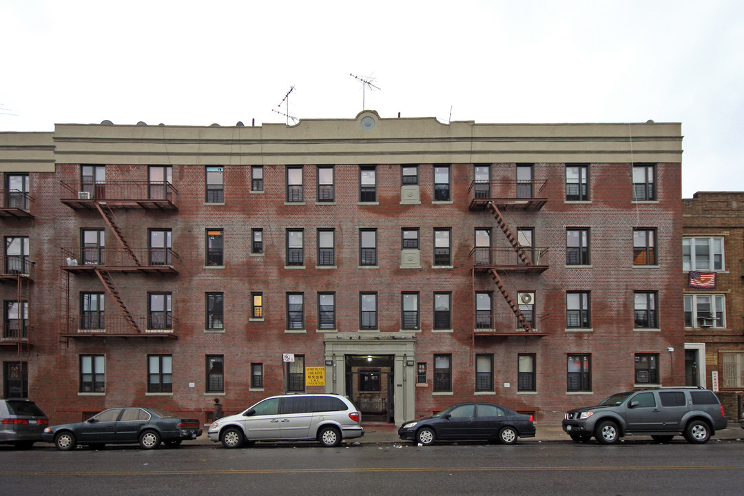 Miltonson Court Apartments in Brooklyn, NY - Building Photo