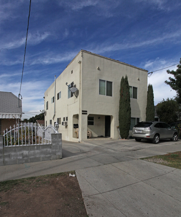 1335 N Alexandria Ave in Los Angeles, CA - Building Photo