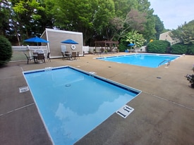 600 Reusens Rd, Unit N150 in Lynchburg, VA - Building Photo